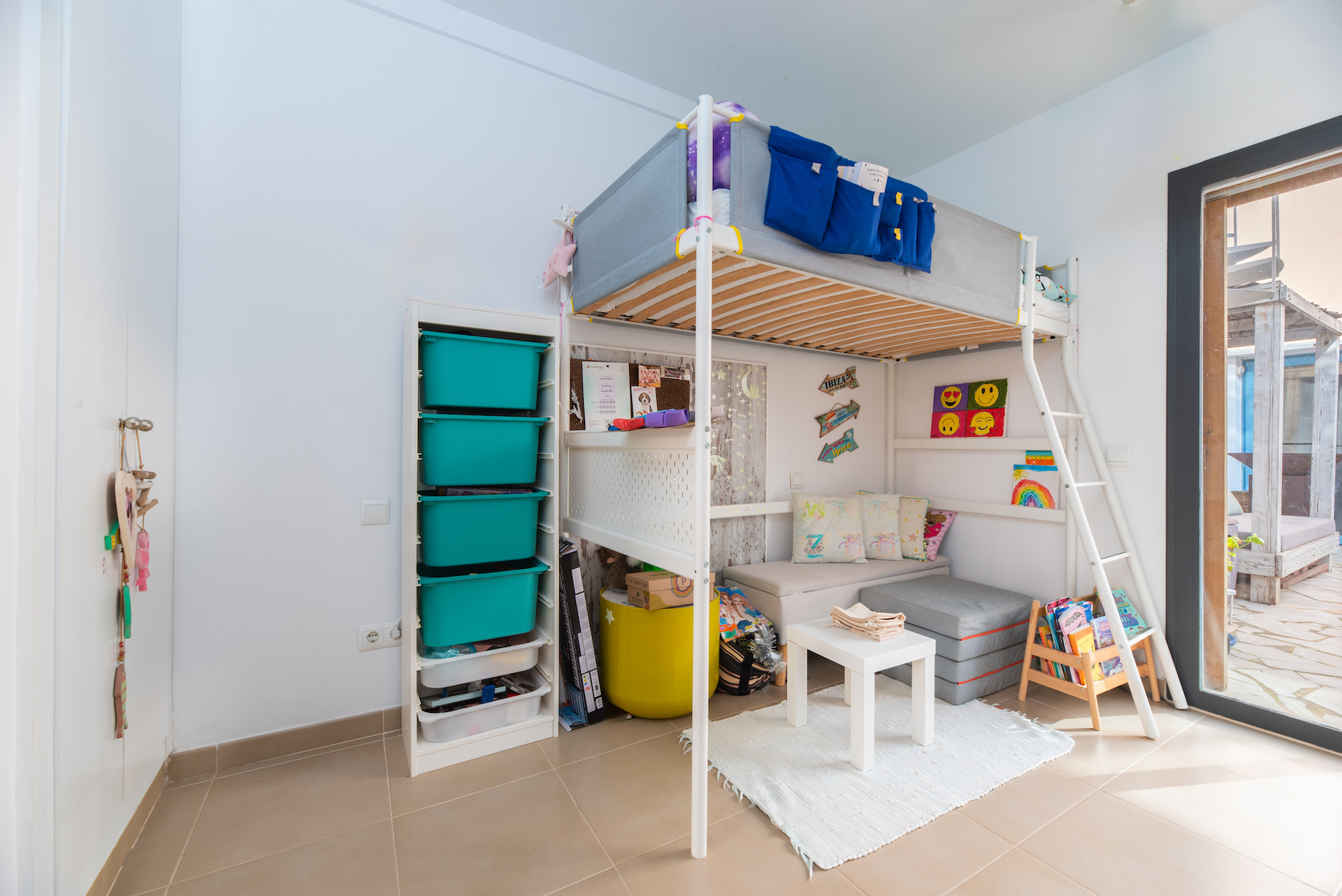 Resa estates Ibiza playa Cala Tarida for sale te koop kids room 4.jpg